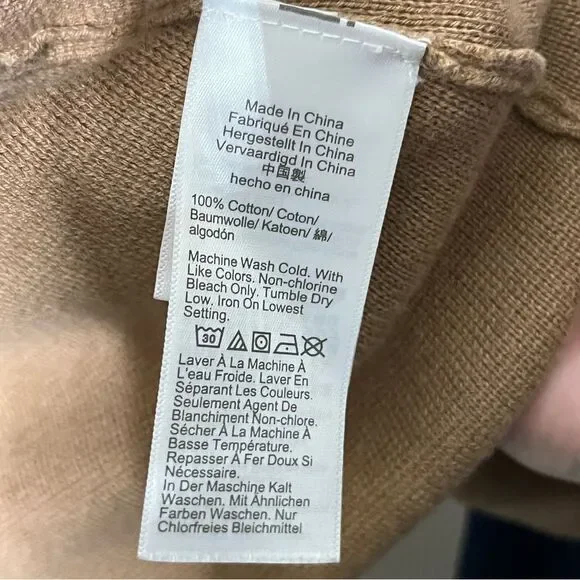 Welcome to my closet! I'm sorry but this item has sold and is not available. - Picture 3 of 4